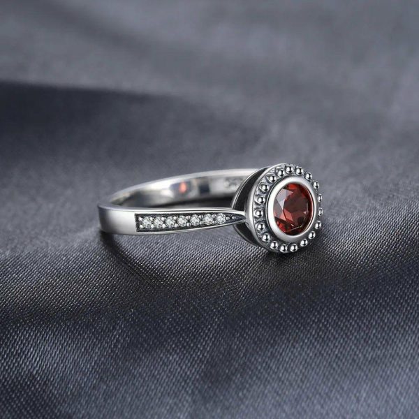 Garnet | Elegant Vintage 5mm Natural Garnet