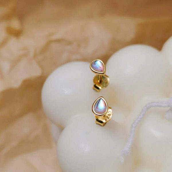 Opal | Classic Mini Drop-shaped Opal Stud Earrings – 18K Gold Plated 925 Sterling Silver